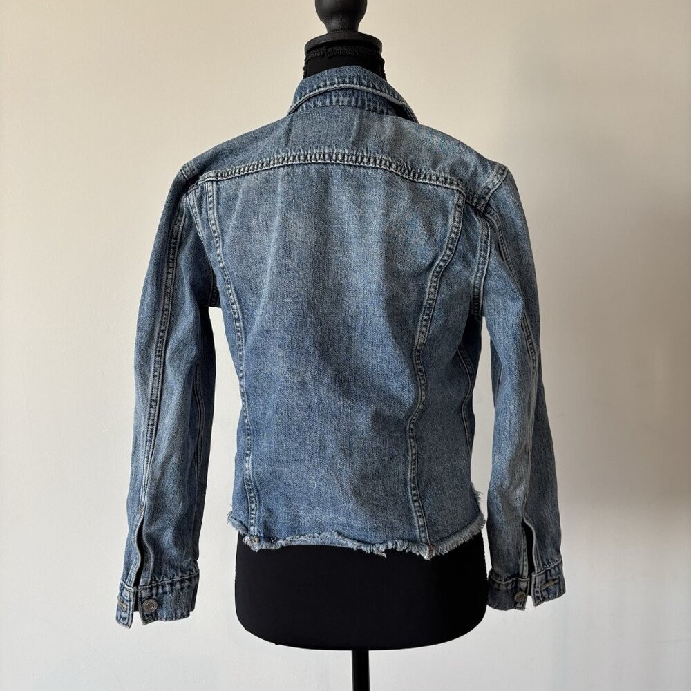 Lucky Brand Denim Tomboy Trucker Jacket Frayed Hem Size Small Boho Casual Grunge - Picture 3 of 14